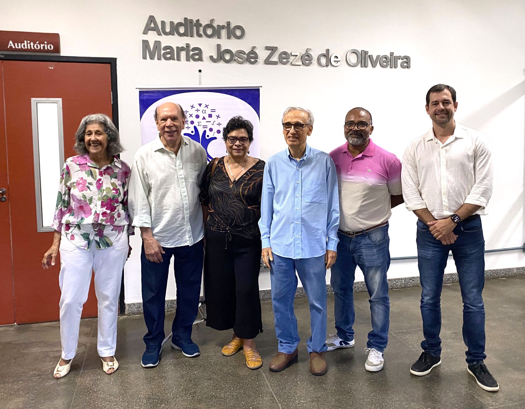 Ex-alunos e Diretores do IME, no Bate-Papo com a Profa . Célia Gomes.