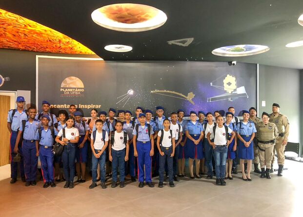 Visita ao Planetário da UFBA: integrando ciência e cultura na formação dos estudantes.