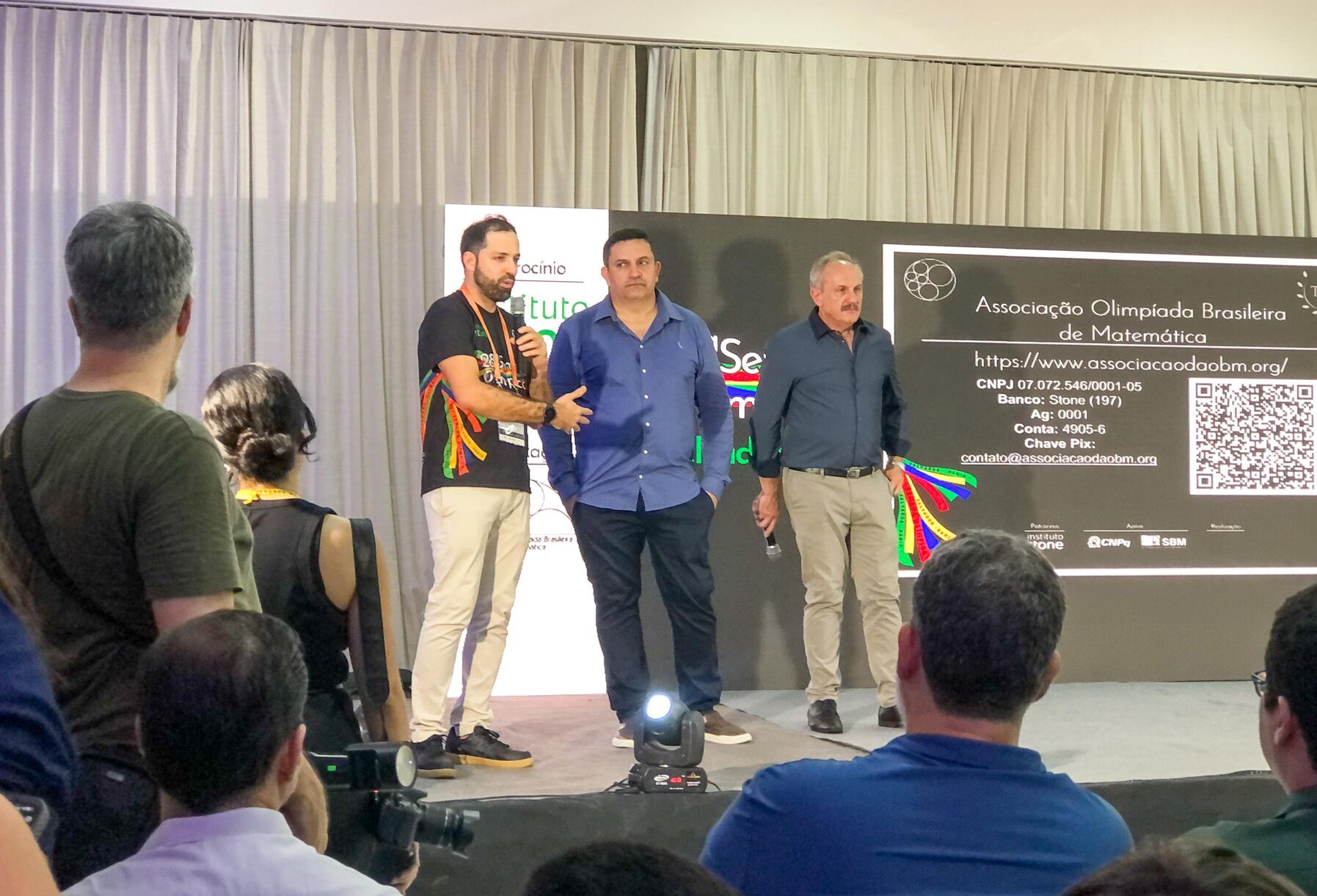 Prof. Samuel Feitosa (UFBA) em atividade com Carlos Gomes (UFRN) e Rogério Steffenon (UNISINOS).